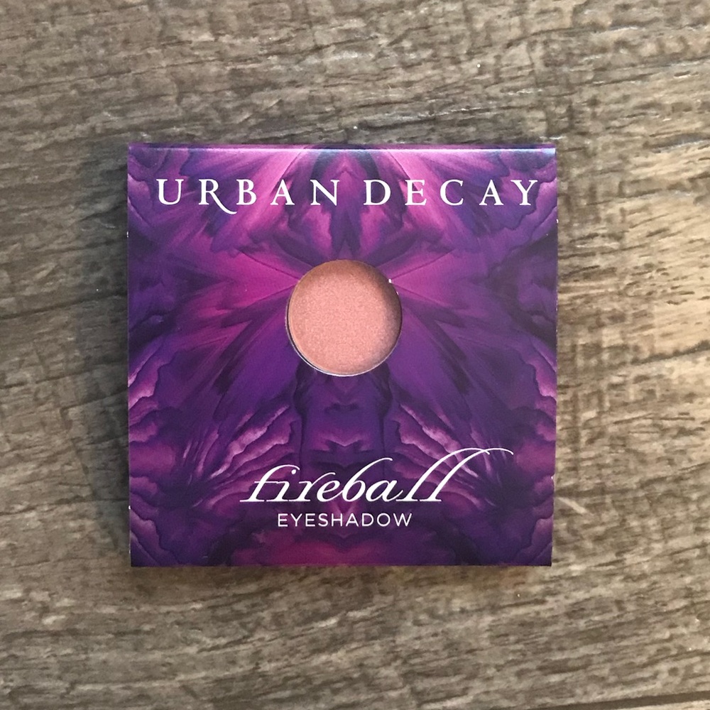 Eye shadow